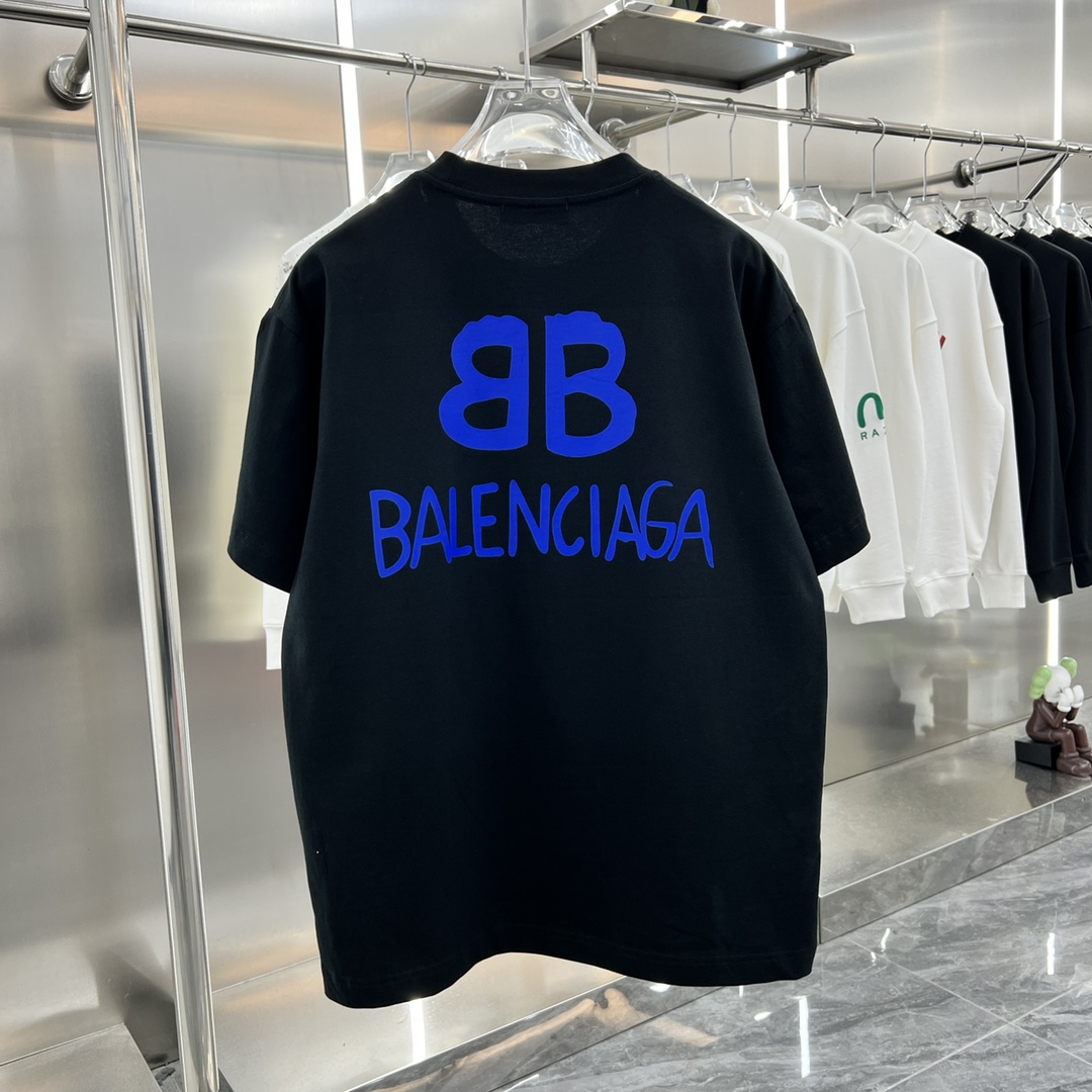 【BALENCIAGA】（バレンシアガ ）半袖Tシャツ 男女兼用