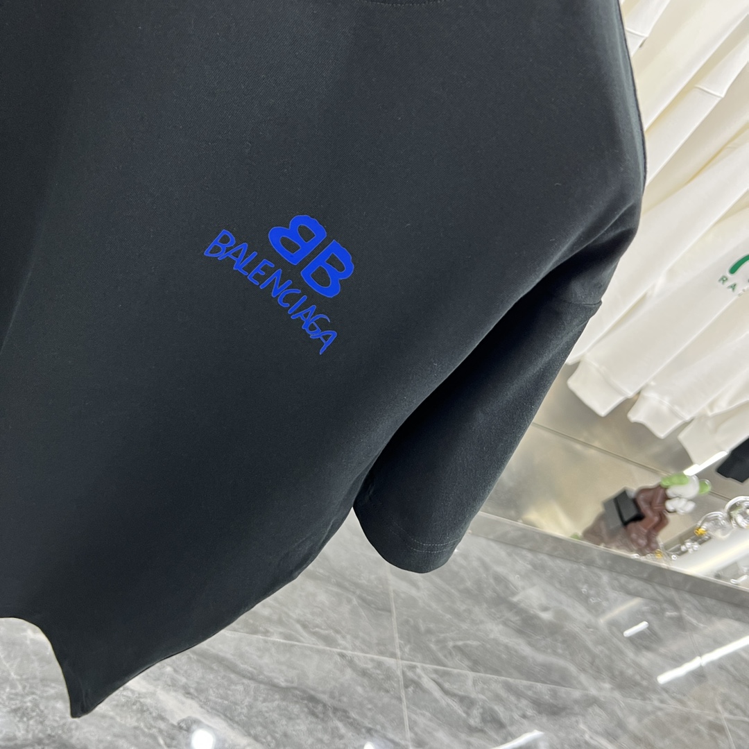 【BALENCIAGA】（バレンシアガ ）半袖Tシャツ 男女兼用