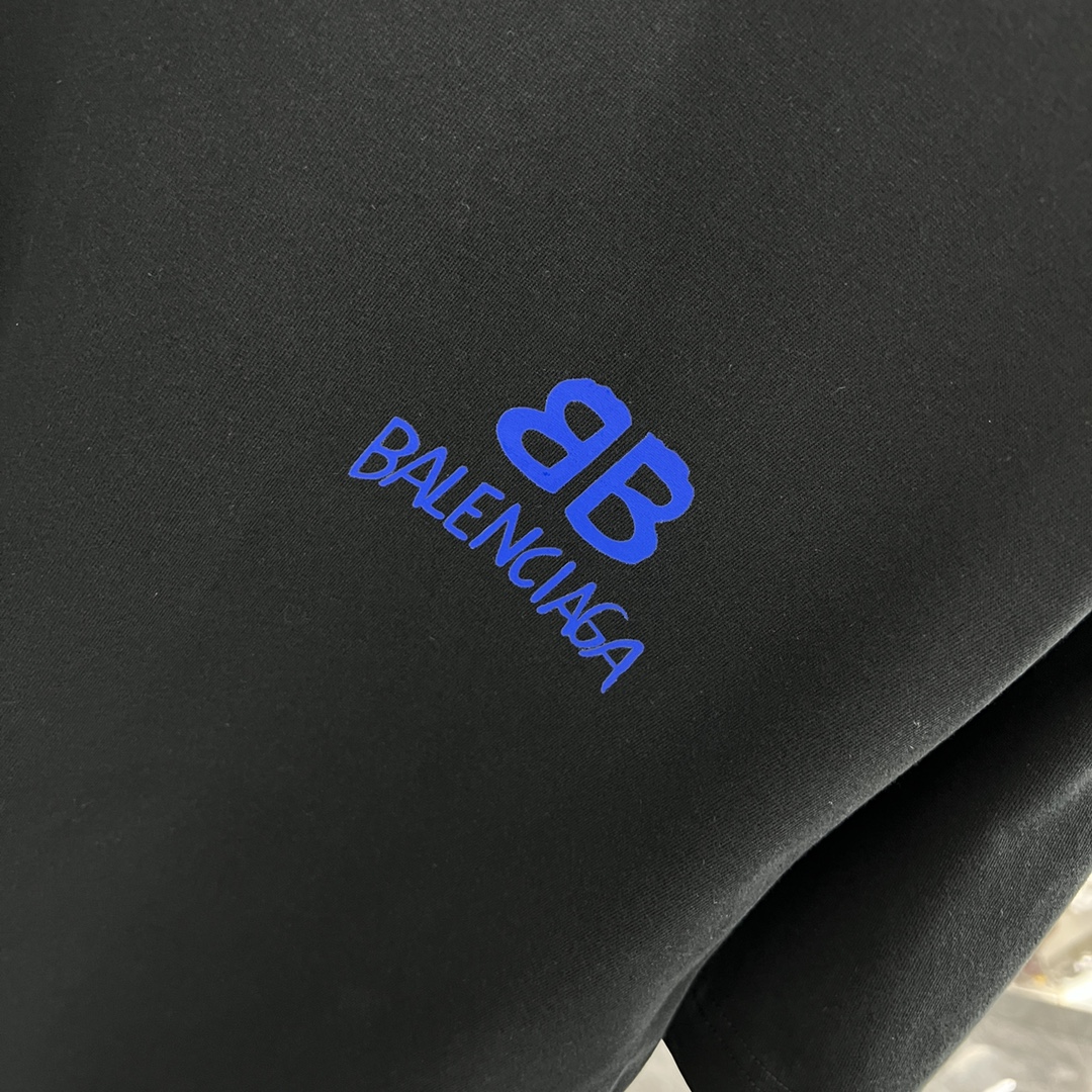 【BALENCIAGA】（バレンシアガ ）半袖Tシャツ 男女兼用