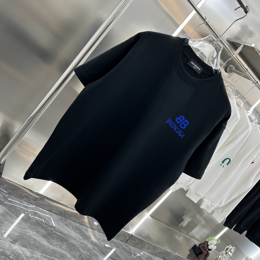 【BALENCIAGA】（バレンシアガ ）半袖Tシャツ 男女兼用