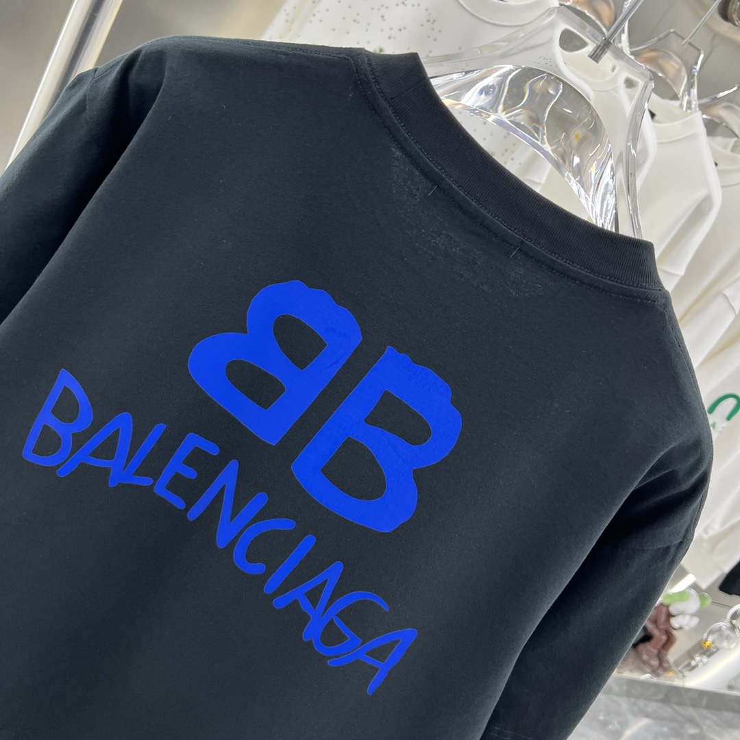 【BALENCIAGA】（バレンシアガ ）半袖Tシャツ 男女兼用