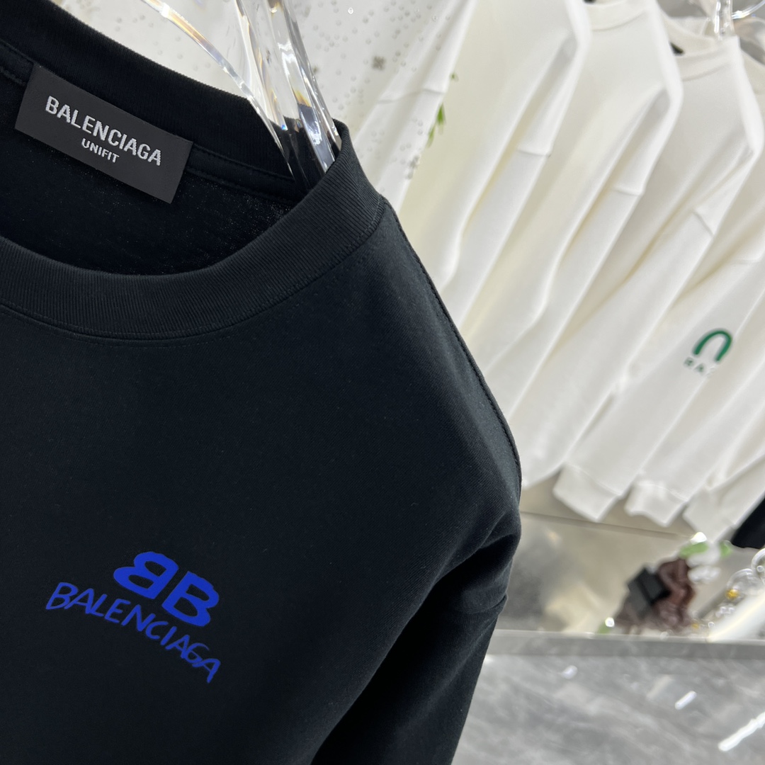 【BALENCIAGA】（バレンシアガ ）半袖Tシャツ 男女兼用