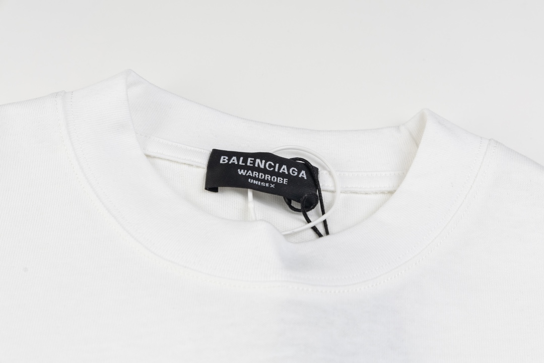 【BALENCIAGA 公式旗艦店】 バレンシアガ Tシャツ ご好評に付き再入荷！