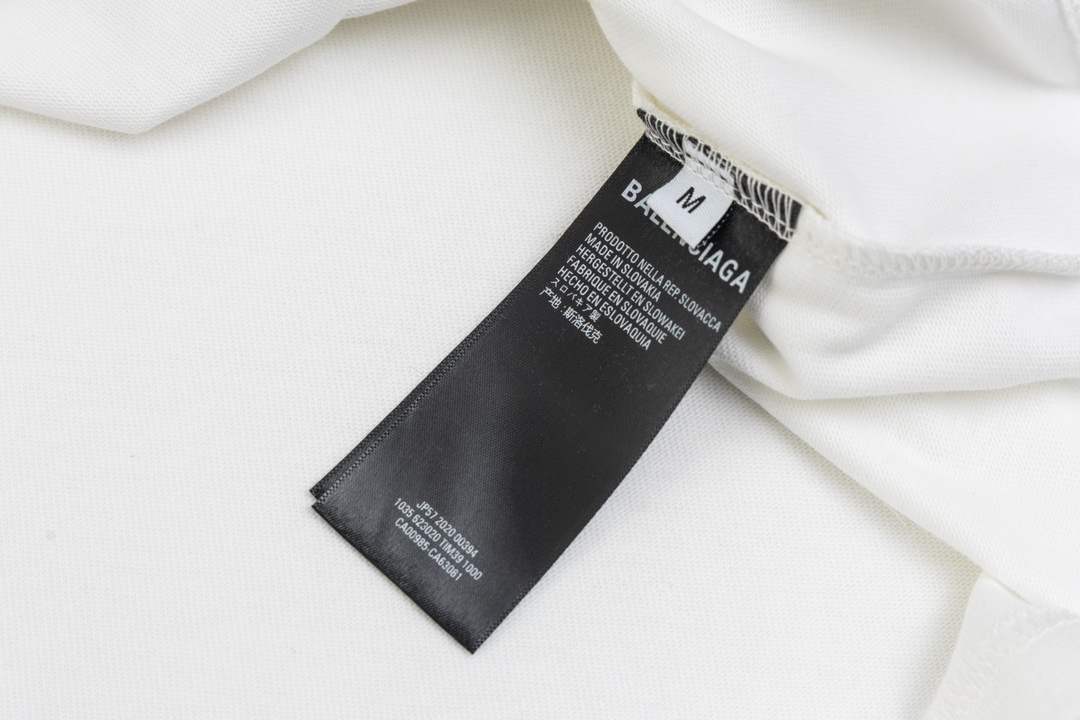 【BALENCIAGA 公式旗艦店】 バレンシアガ Tシャツ ご好評に付き再入荷！