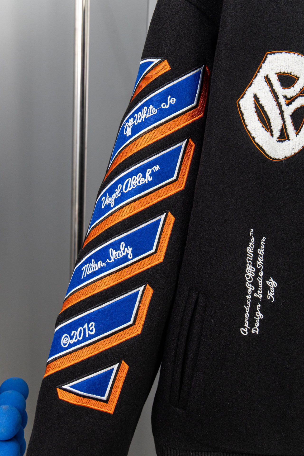 【OFF-WHITE 公式旗艦店】2025SSジャケット、ご好評に付き再入荷！