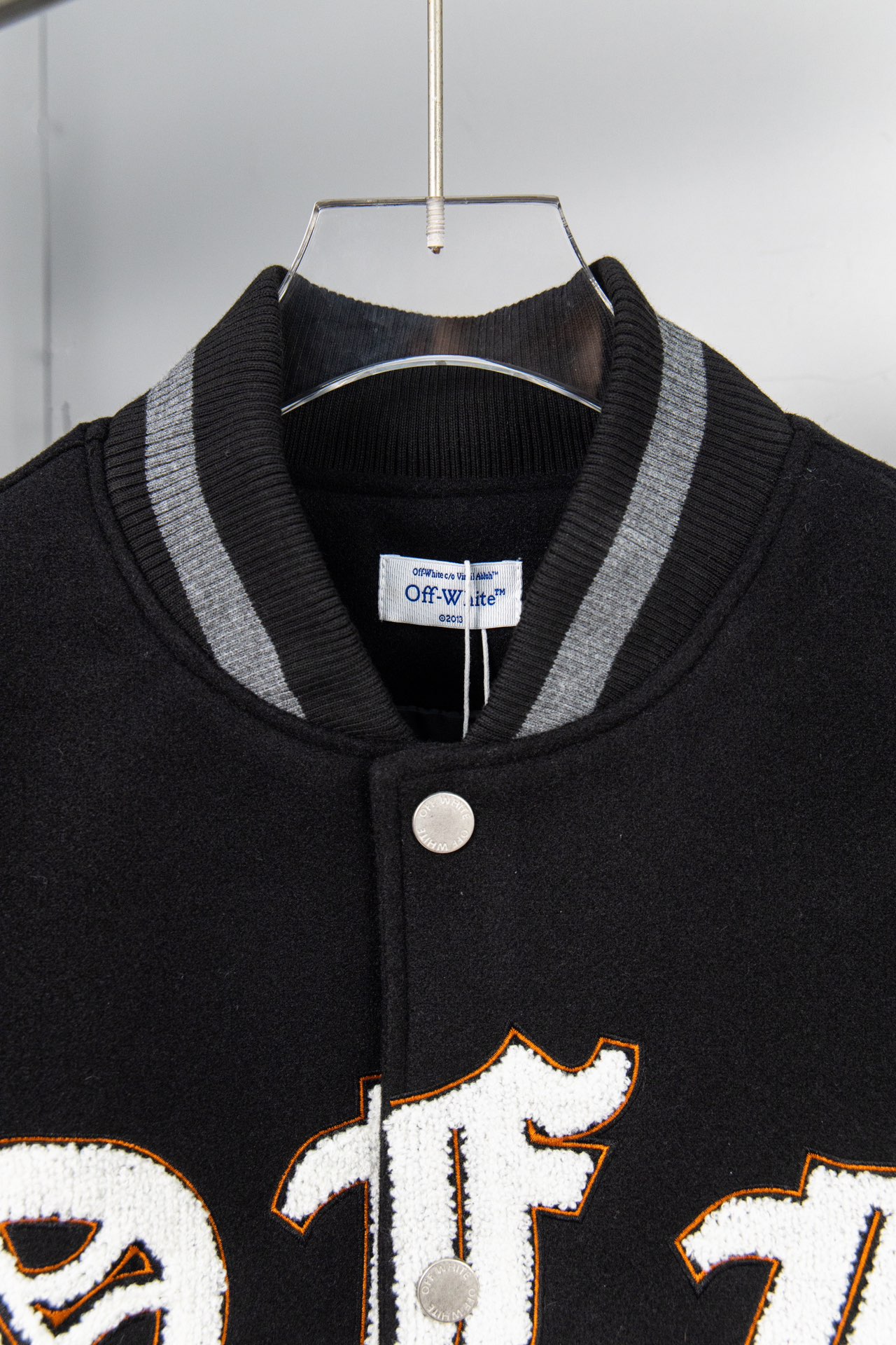 【OFF-WHITE 公式旗艦店】2025SSジャケット、ご好評に付き再入荷！