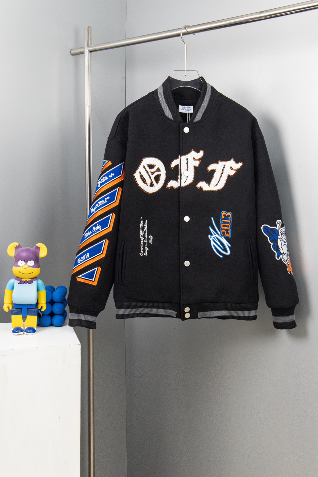 【OFF-WHITE 公式旗艦店】2025SSジャケット、ご好評に付き再入荷！