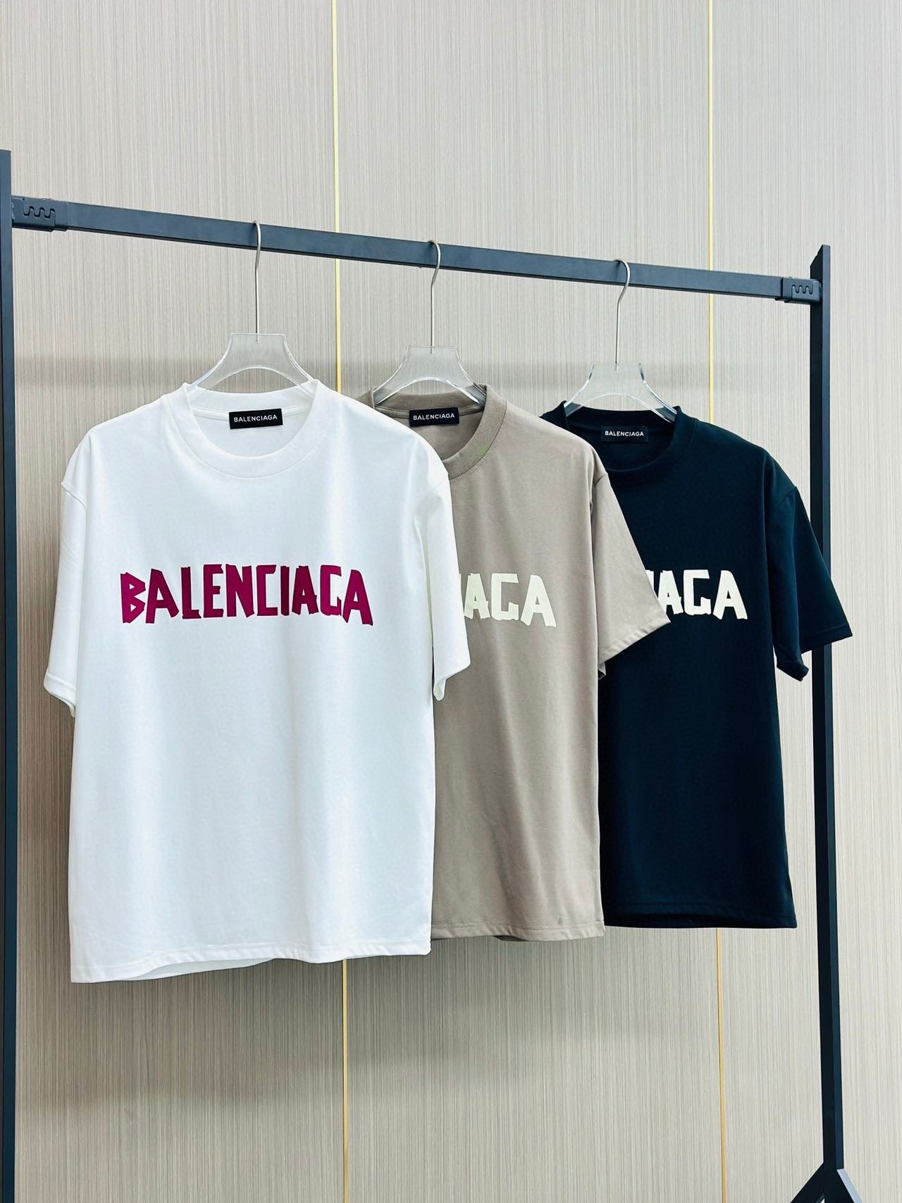 【BALENCIAGA】（バレンシアガ ）半袖Tシャツ 男女兼用