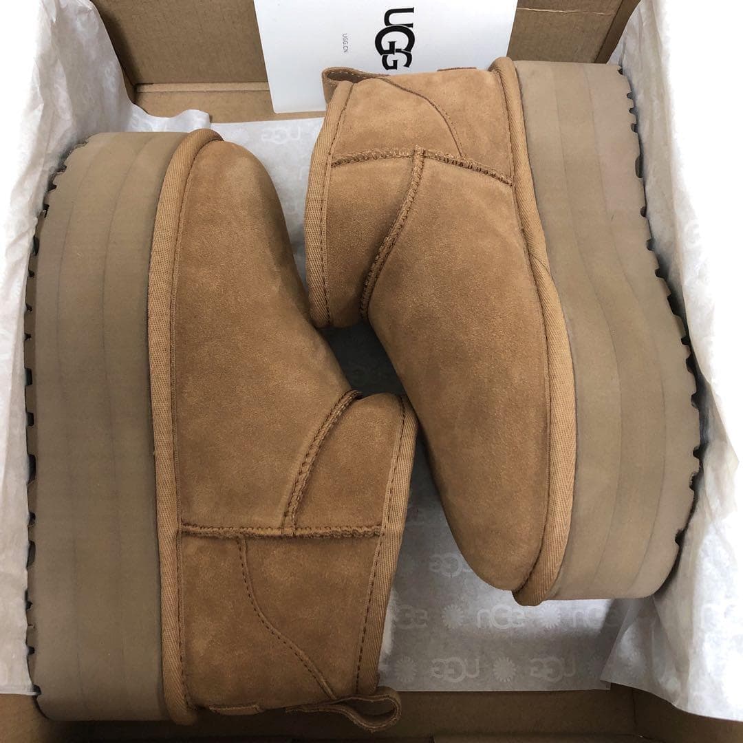2024年11月発売予定！🔥人気の厚底が進化！【UGG】秋冬に大活躍！💓安斉星来が魅了する、渡辺直美同項のCLASSIC ULTRA MINI PLATFORM🔥今絶対買うべき！