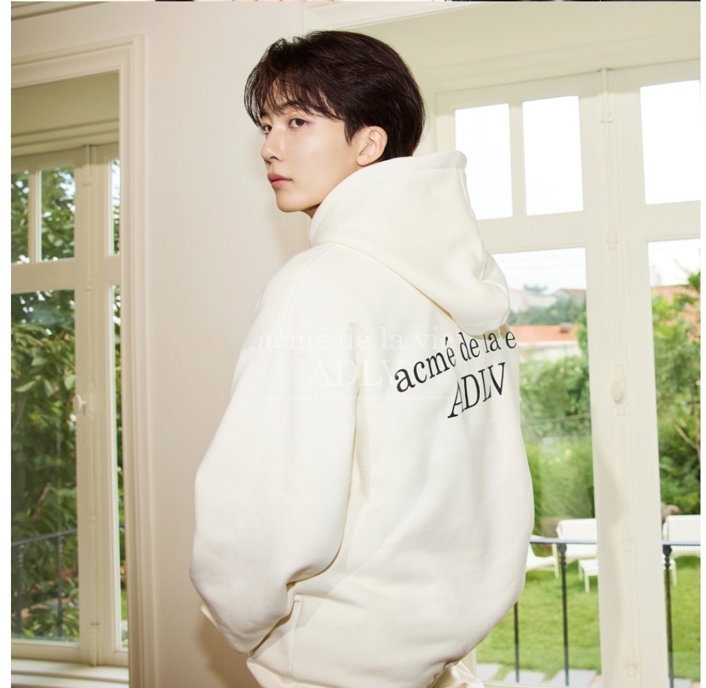 Acme de la Vie◆基本的なエンブレムラベルリベットウォームパーカー