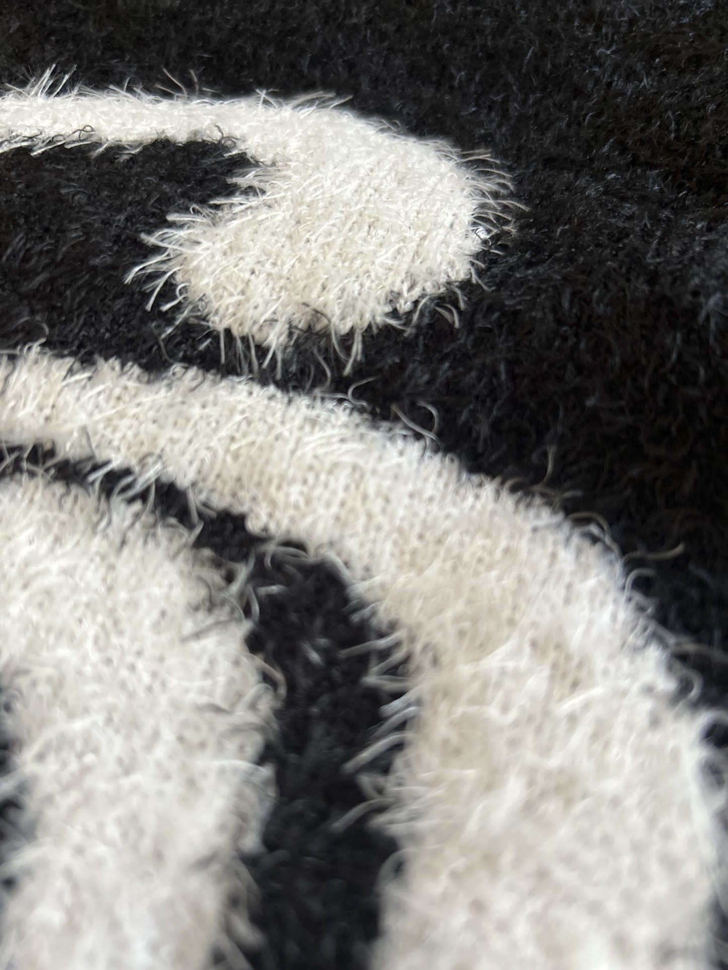 AUS発【STUSSY】Fluffy Sweater セーター