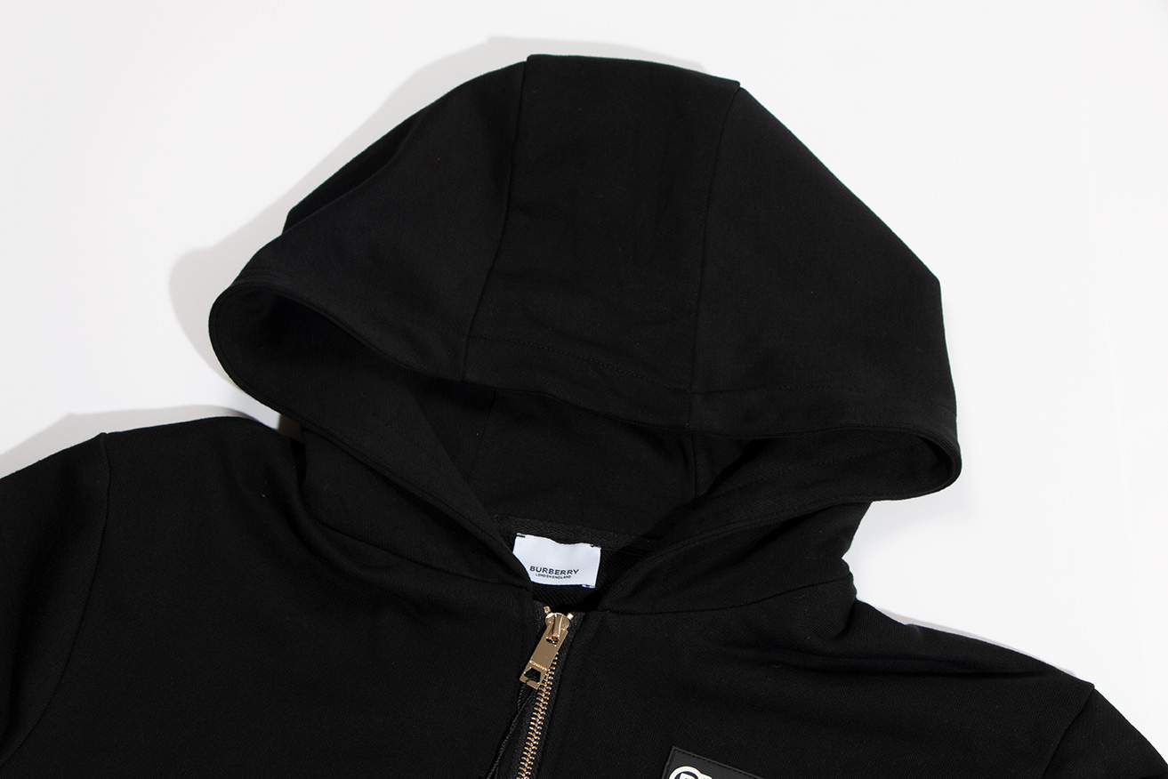 【2025】【BURBERRY 公式旗艦店】バーバリー ジップパーカー 好評に付き再入荷！
