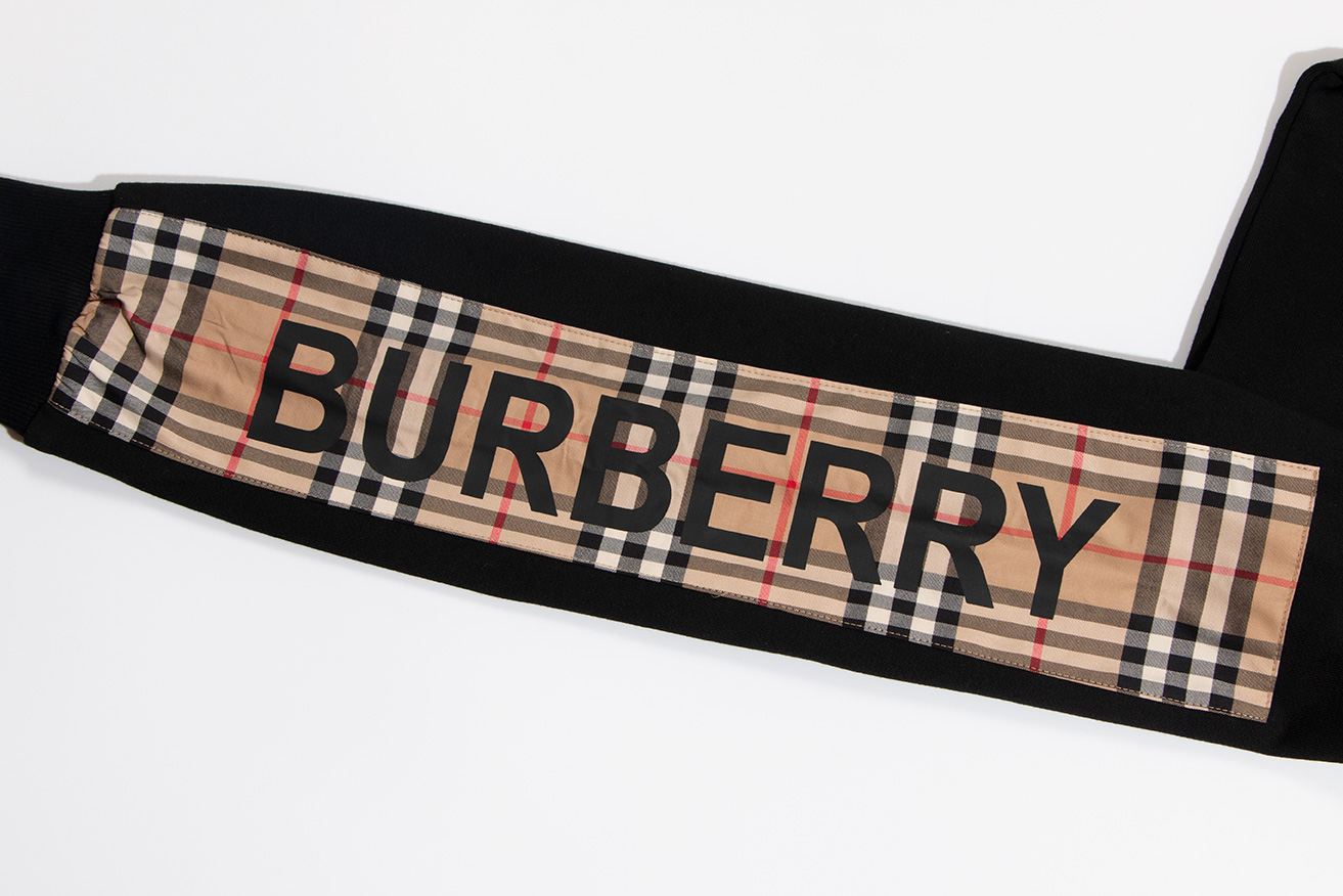 【2025】【BURBERRY 公式旗艦店】バーバリー ジップパーカー 好評に付き再入荷！