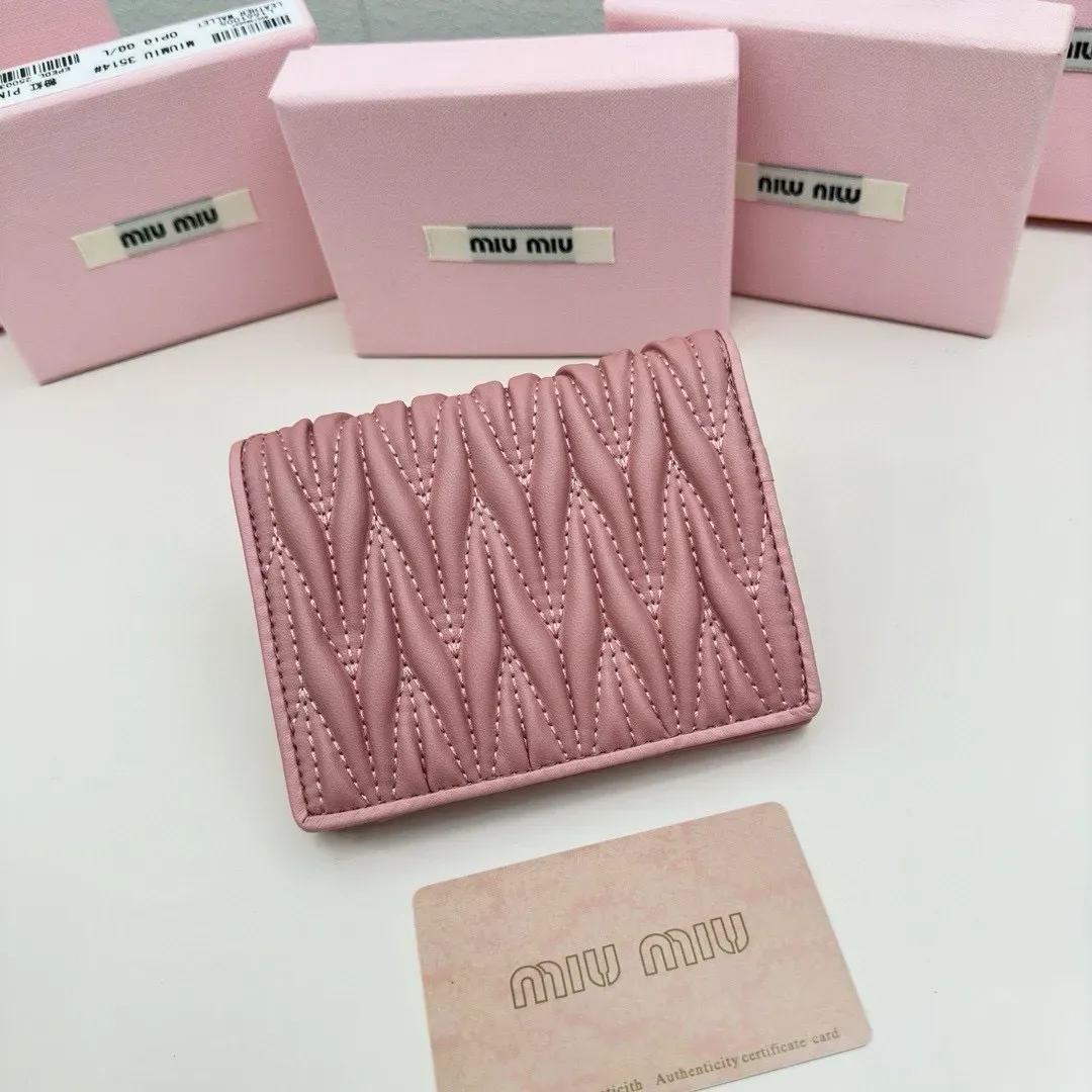 ◇【MIU MIU】マテラッセレザー 折り財布