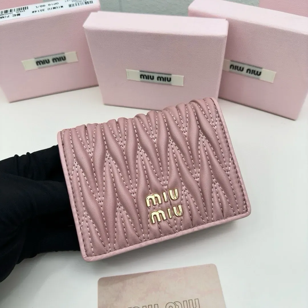◇【MIU MIU】マテラッセレザー 折り財布