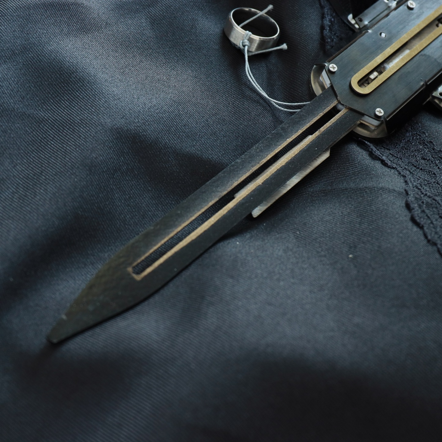 Bestpropreplica Assassins Creed Black Flag Edward Kenway's hidden blade.
