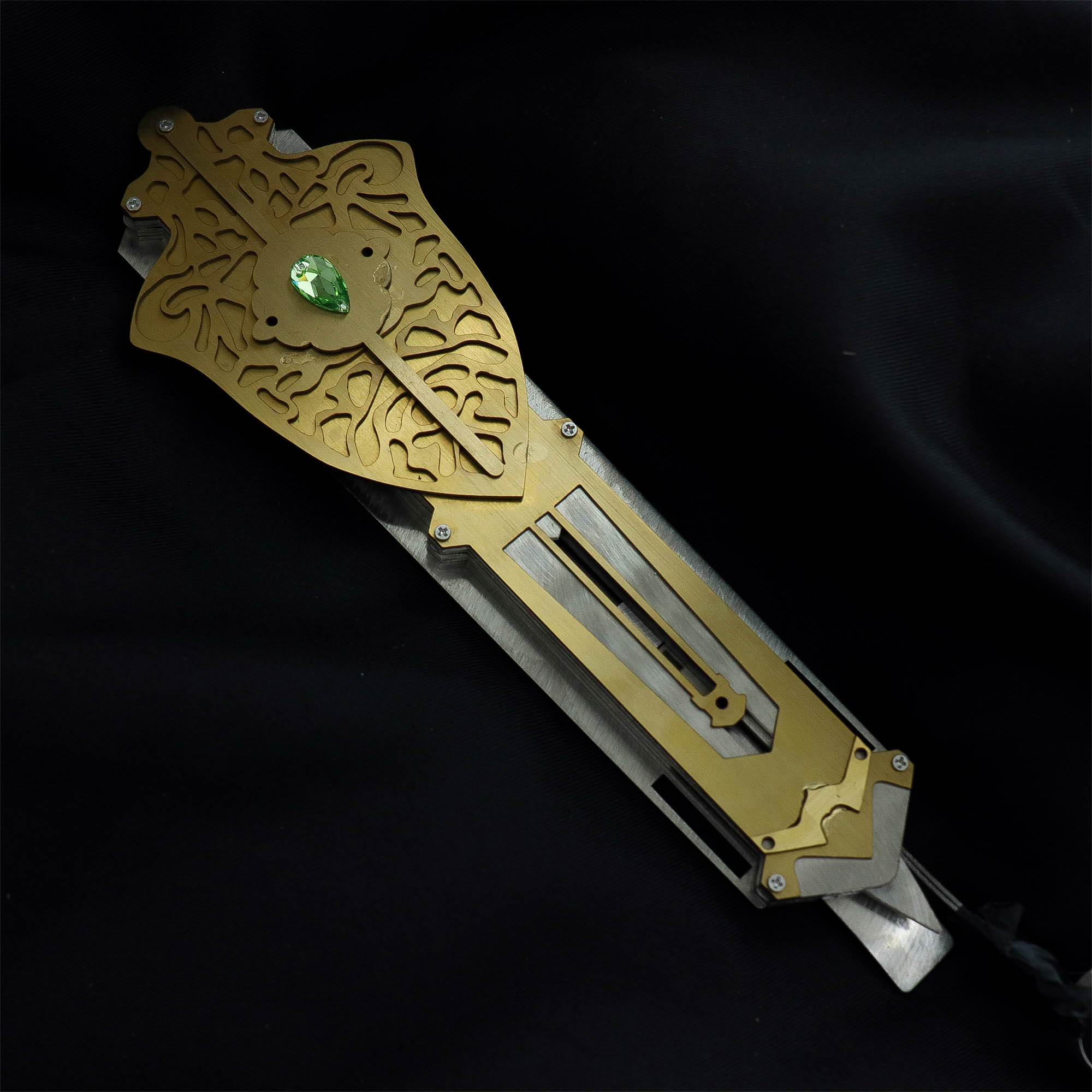 Bestpropreplica Assassins Creed Valhalla Metal Hidden Blade.