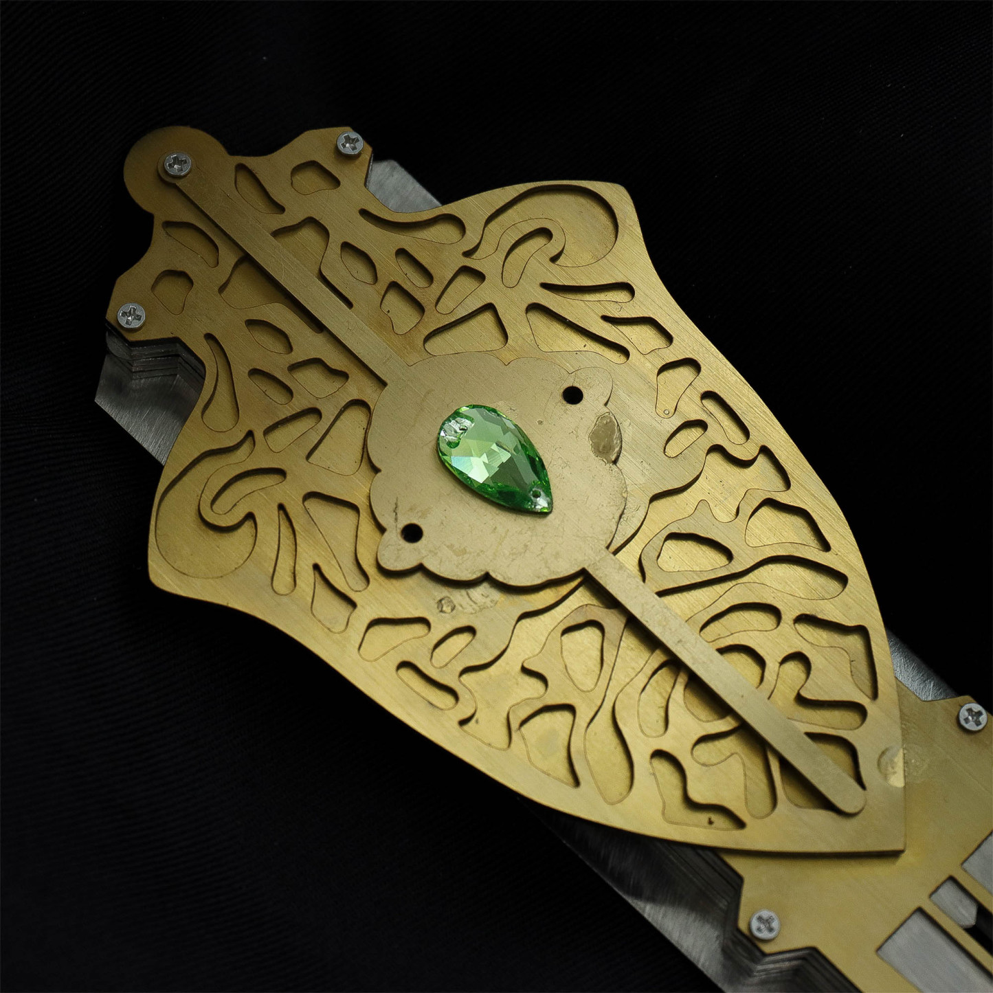 Bestpropreplica Assassins Creed Valhalla Metal Hidden Blade.