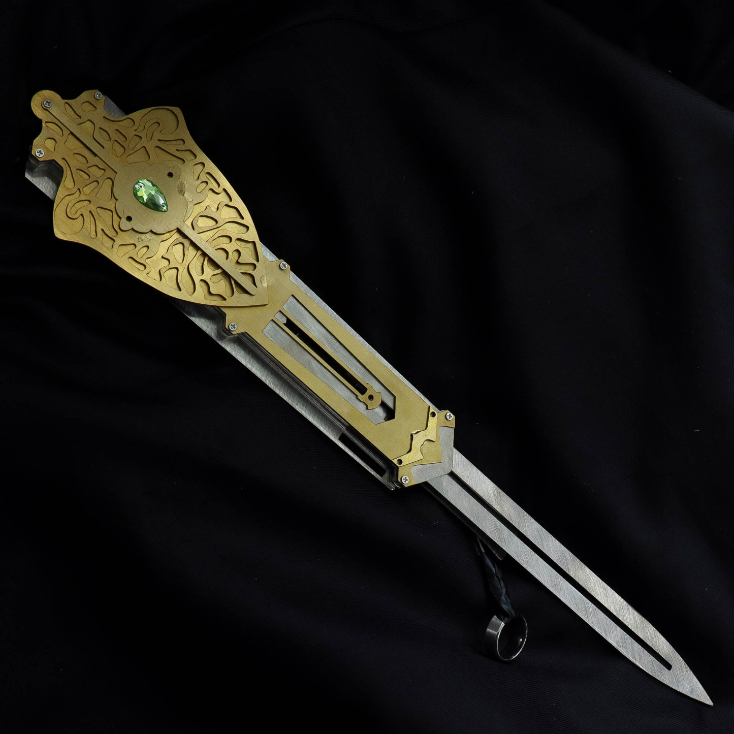 Bestpropreplica Assassins Creed Valhalla Metal Hidden Blade.