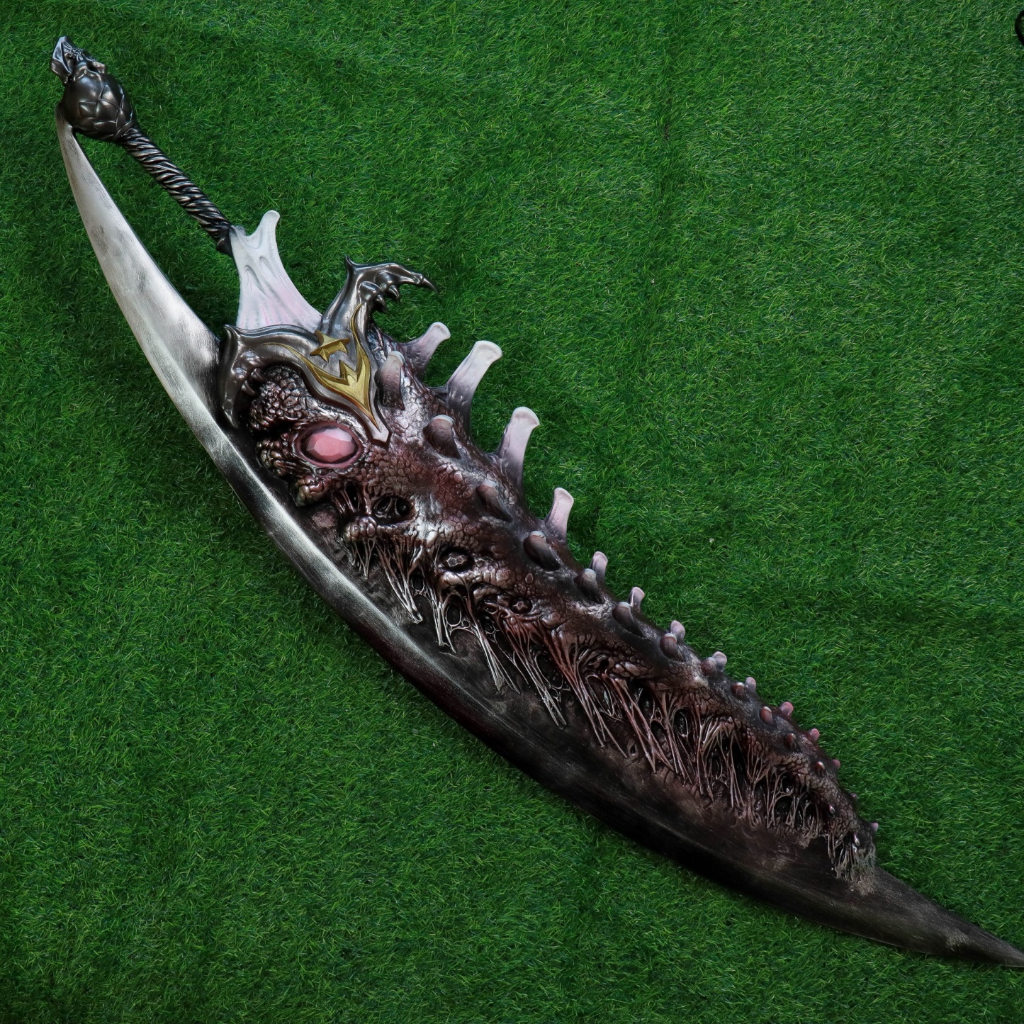 Bestpropreplica Devil May Cry: Sword of Sparda.