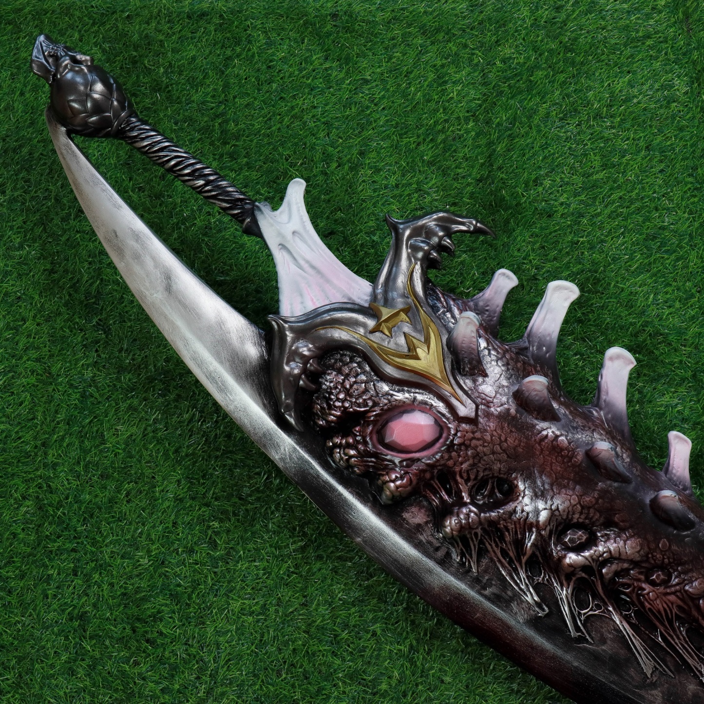 Bestpropreplica Devil May Cry: Sword of Sparda.