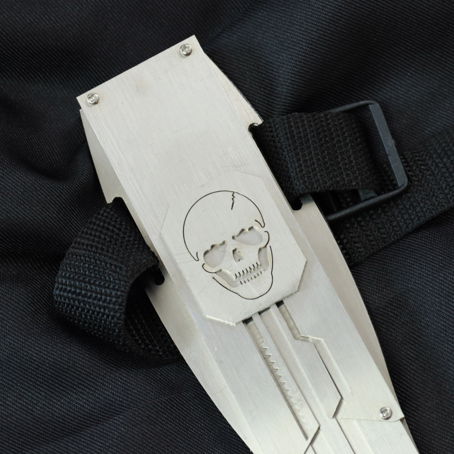 Bestpropreplica Black Flag Metal hidden blade 