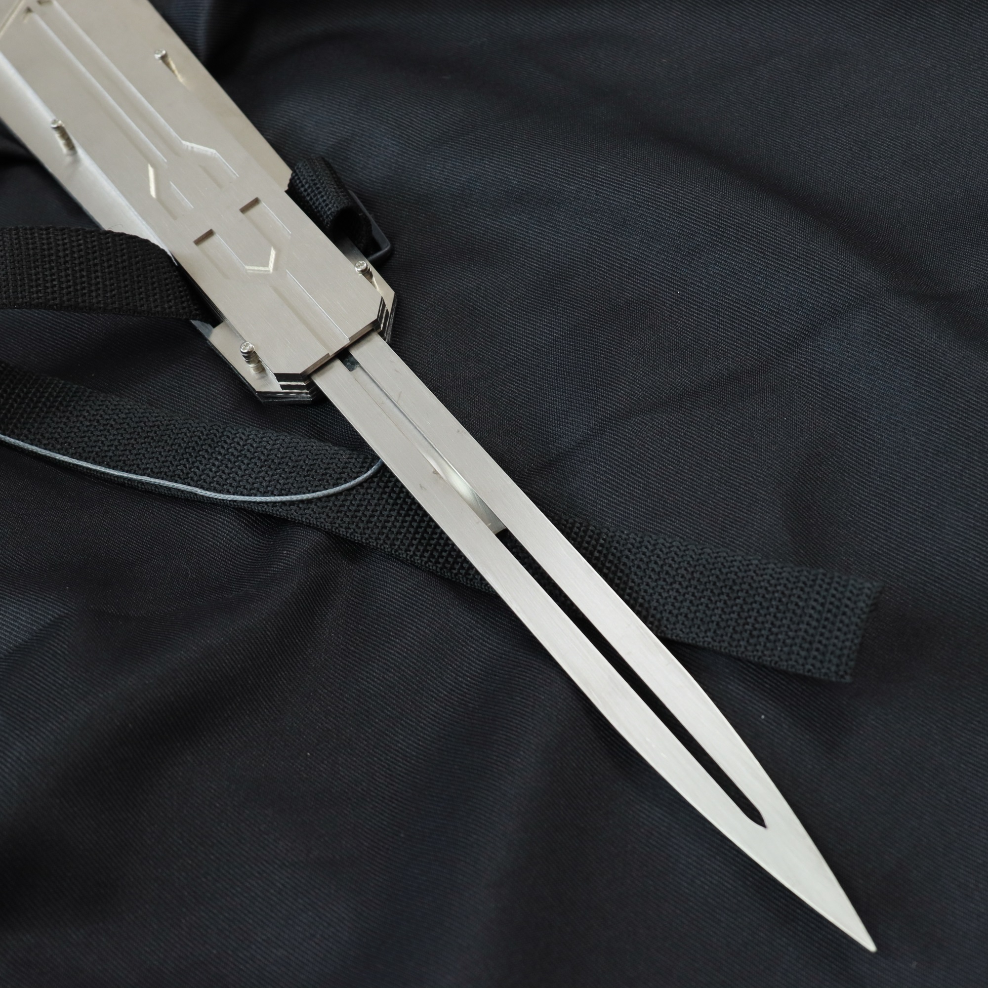 Bestpropreplica Metal replica of Assassin's Creed hidden blade