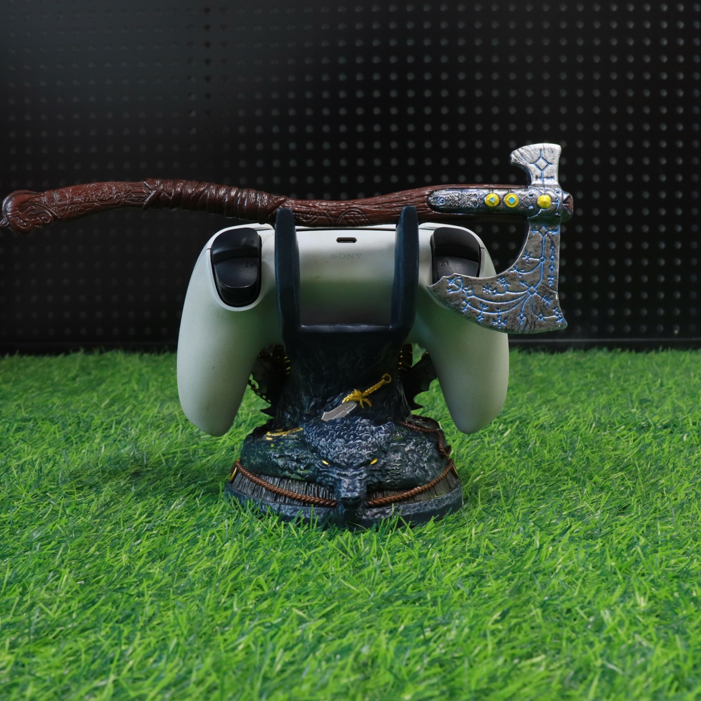 Bestpropreplica God of War Creative Controller Stand