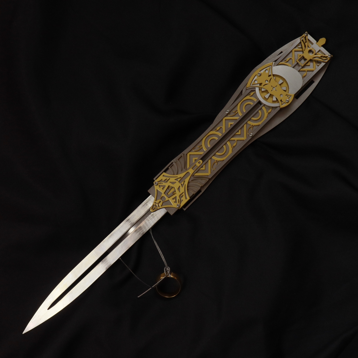 Bestpropreplica Assassins Creed Metal AC Aguilar real hidden blade.