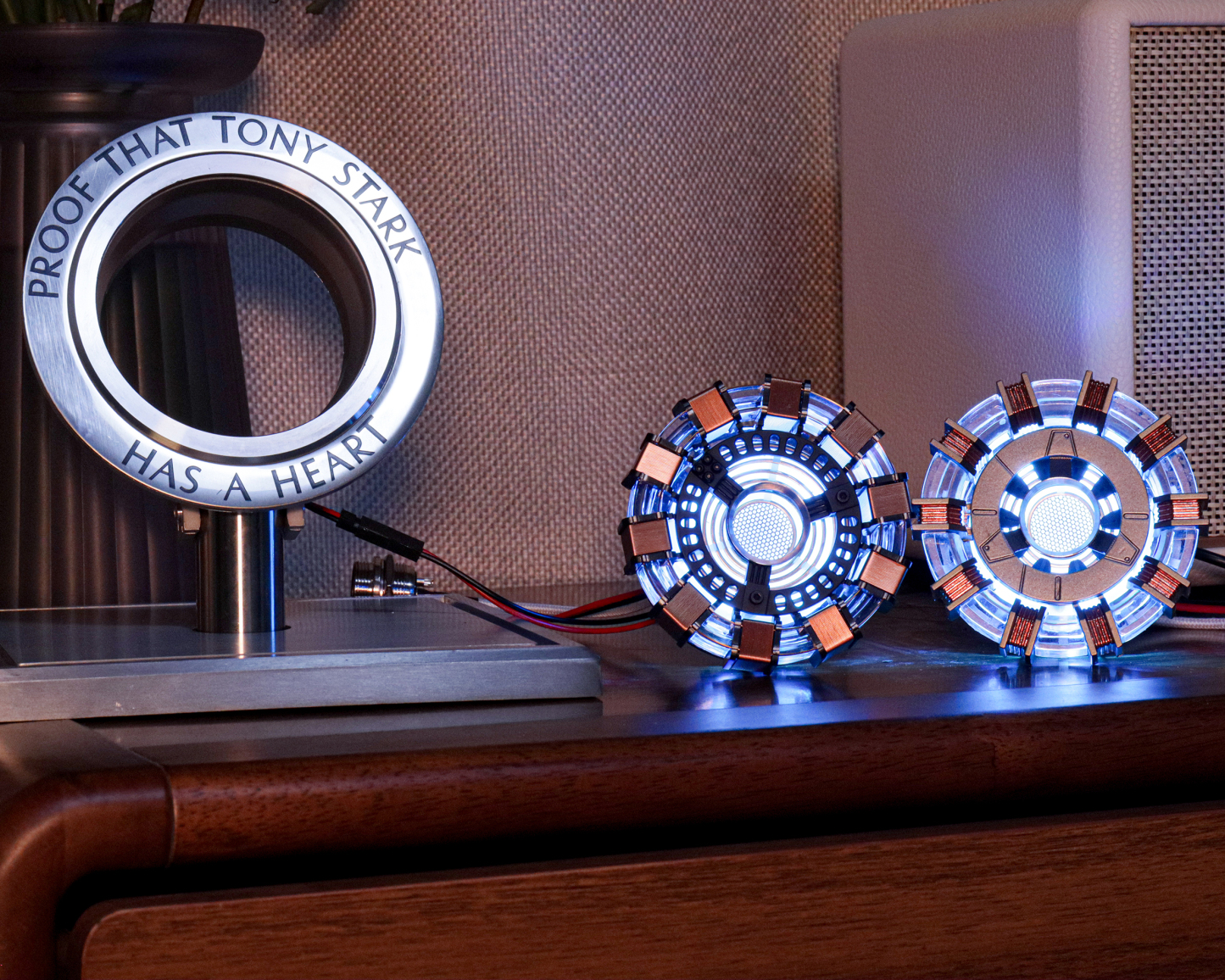 Iron Man Arc Reactor 1:1 Ratio, Vibration Sensing, LED Light, with Display Case for Collections, USB Connection 