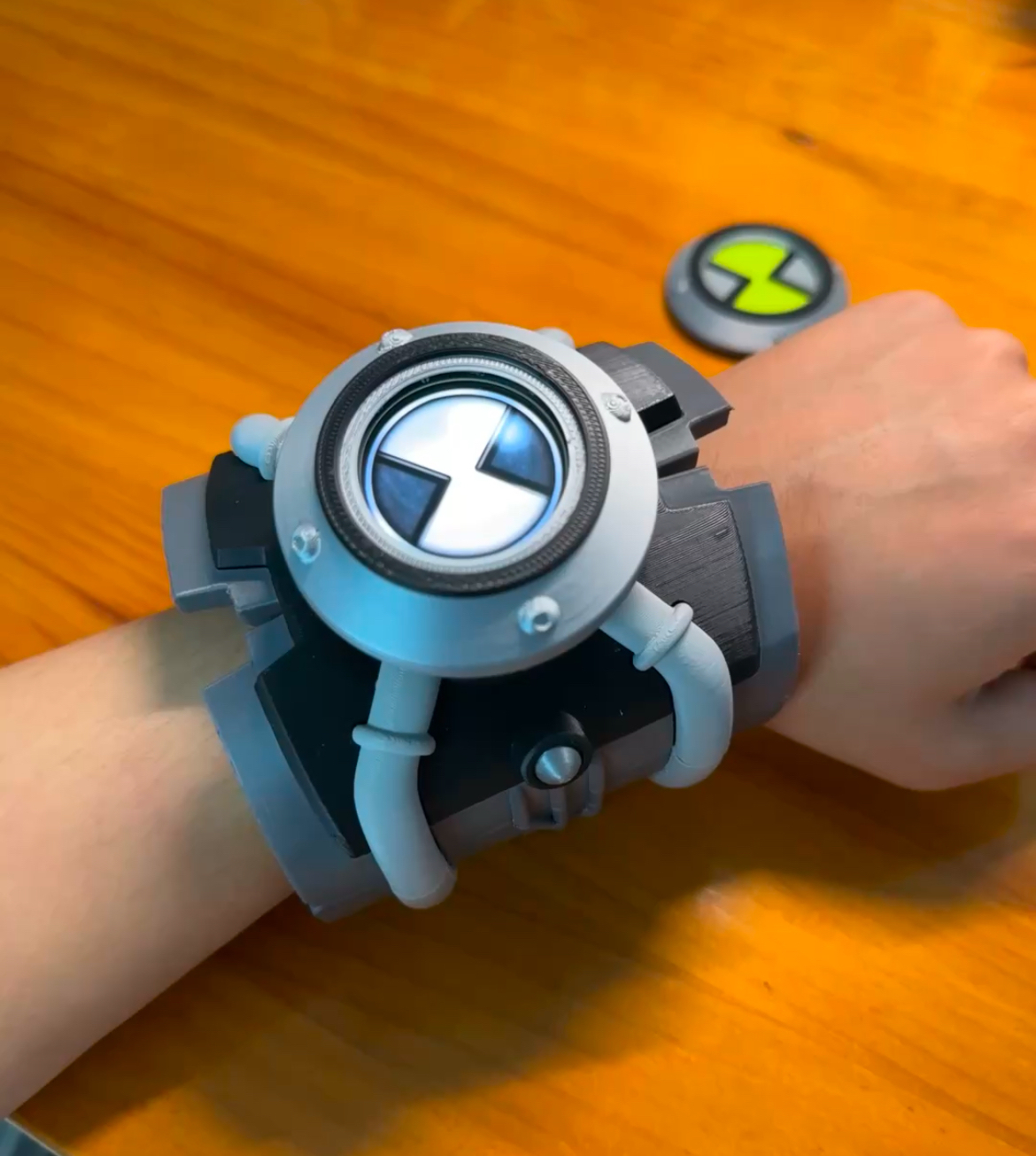 Bestpropreplica Ben 10 Omnitrix Real watches（pops up)