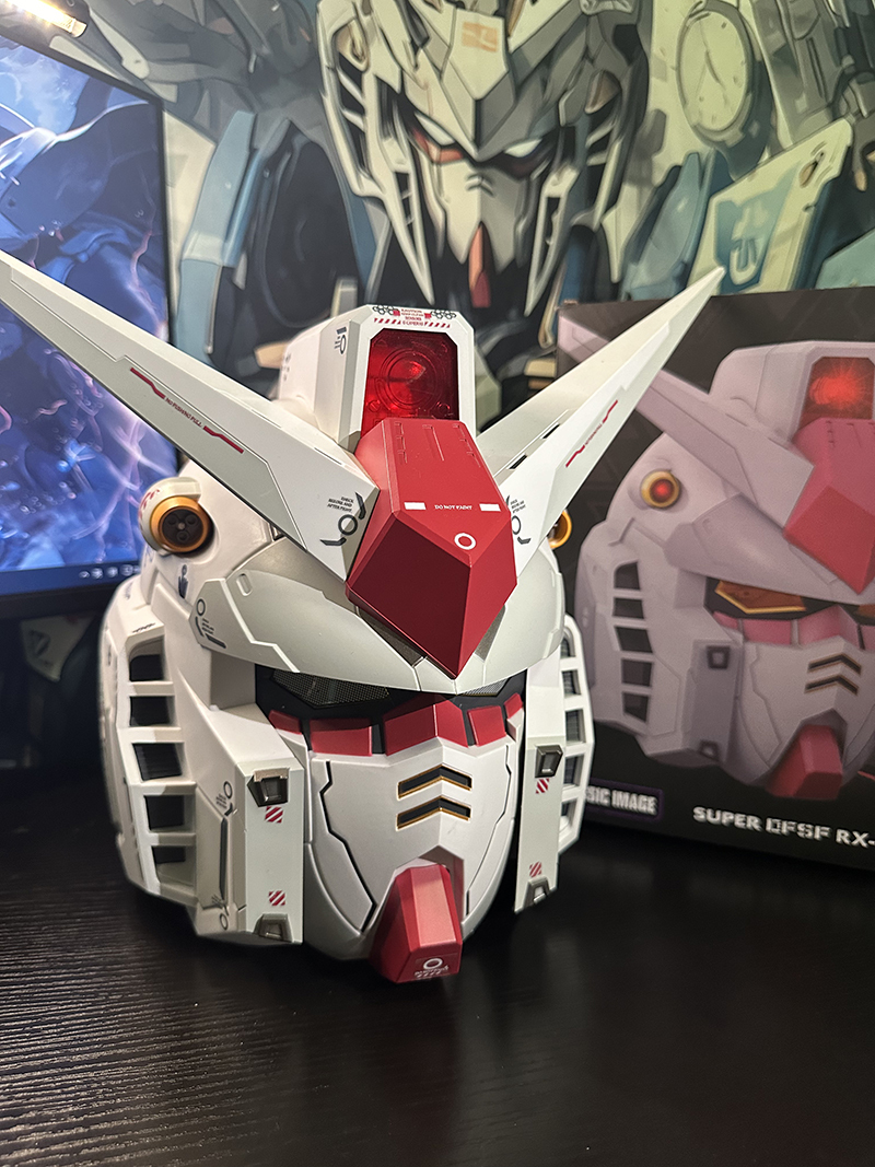 Glow-in-the-Dark Gundam Helmet - High-End Wearable Full Helmet for Cosplay & Comic Con