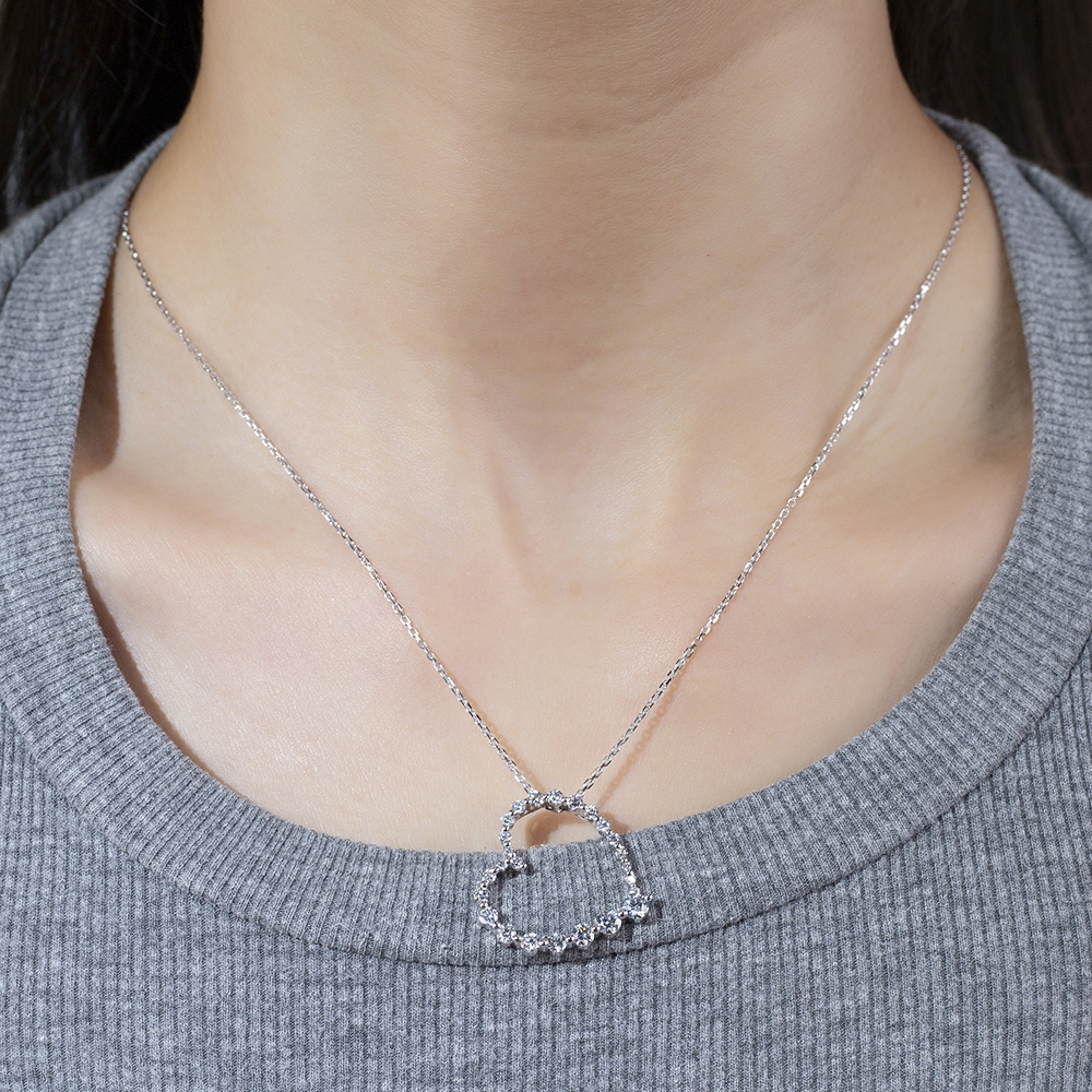 Round Shape Lab Grown Diamond E VVS2 14K White Gold Heart Shape Pendant Necklace MSN-846