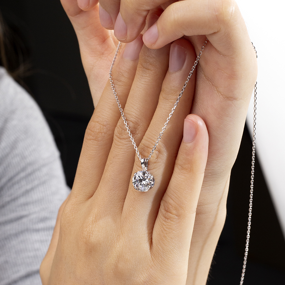 Round Shape Lab Diamond D VS1 2.08CT 18K White Gold Necklace MSN-849