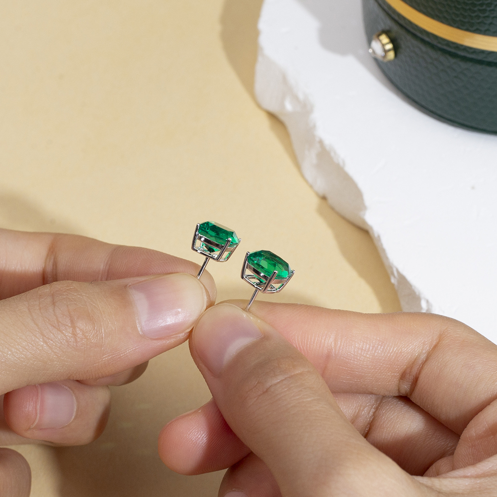 Cushion Shape Fancy Vivid green Lab Grown Diamond VVS1 10K Earrings MSE-779