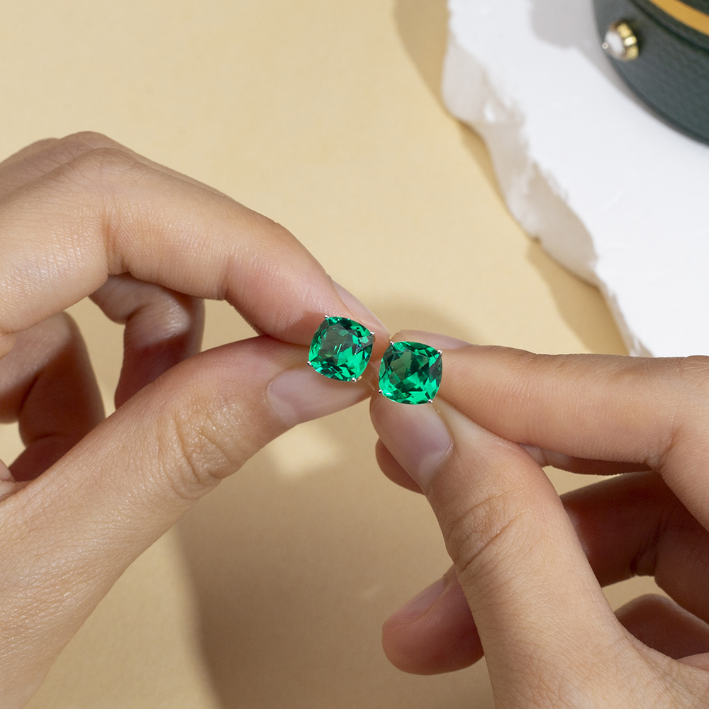 Cushion Shape Fancy Vivid green Lab Grown Diamond VVS1 10K Earrings MSE-779