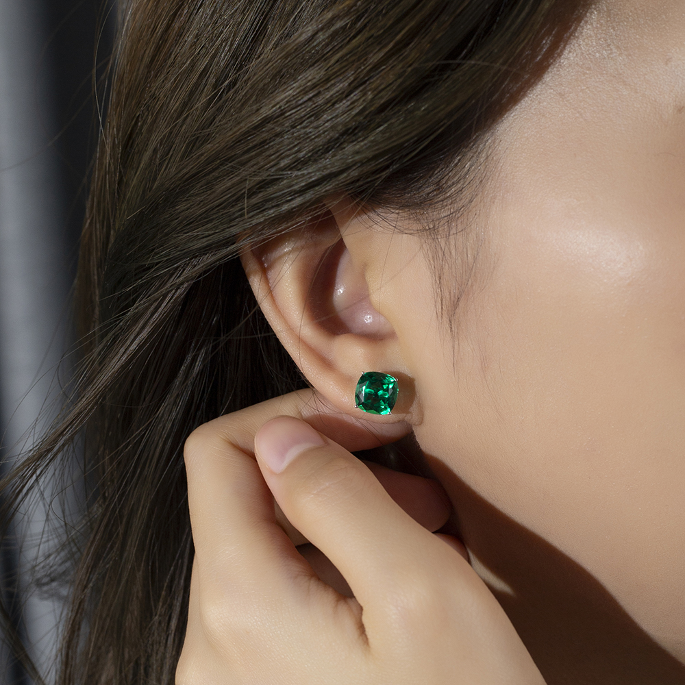 Cushion Shape Fancy Vivid green Lab Grown Diamond VVS1 10K Earrings MSE-779