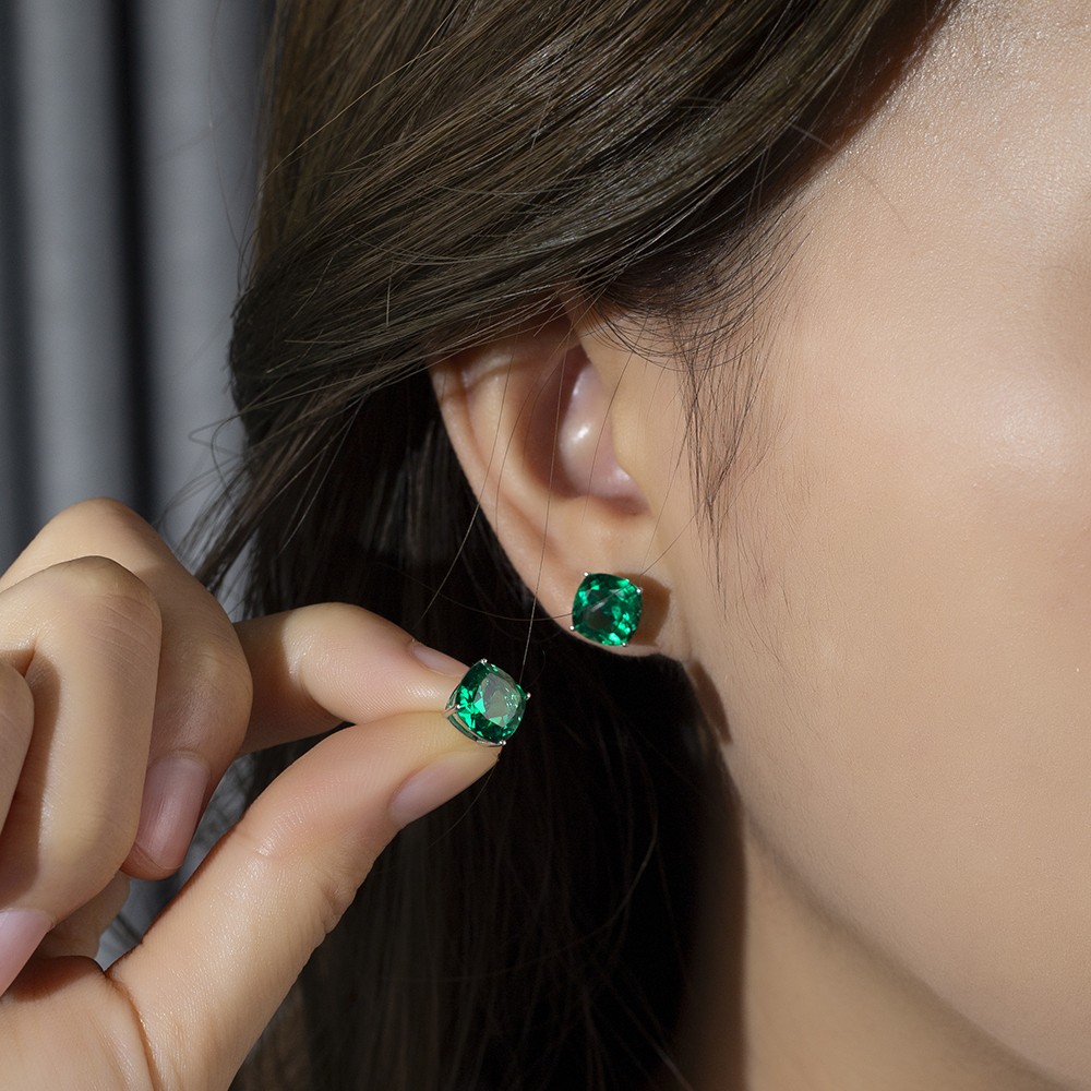 Cushion Shape Fancy Vivid green Lab Grown Diamond VVS1 10K Earrings MSE-779