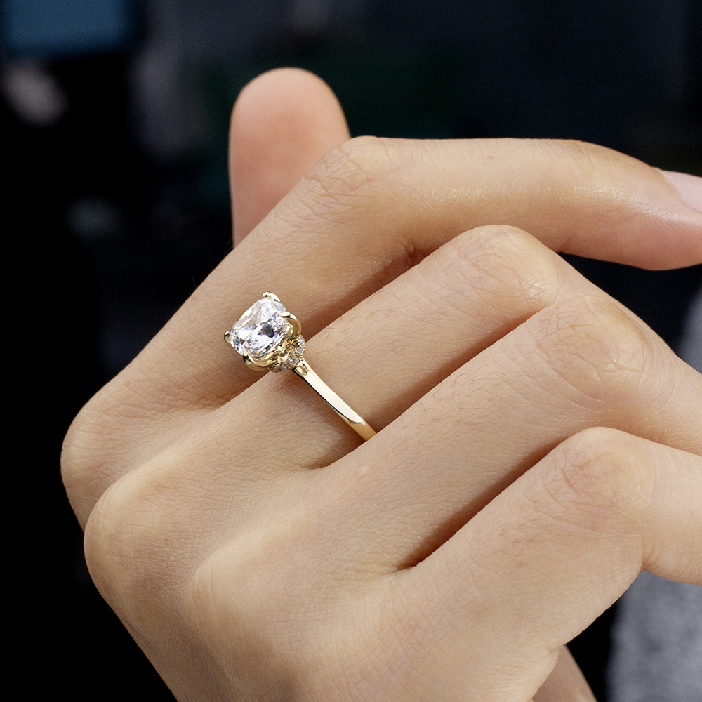 MissDiamond Cushion Cut Lab Grown Diamond 1.5CT Solitaire D VVS2 18K Yellow Gold Ring MSR-1699