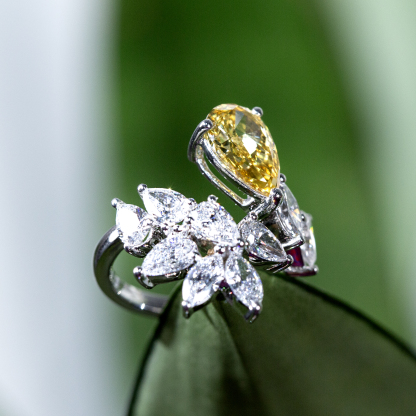 MissDiamond Pear Cut Lab Grown Diamond 2.05CT G VS1 18K Yellow Gold Cluster Ring MSR-1927