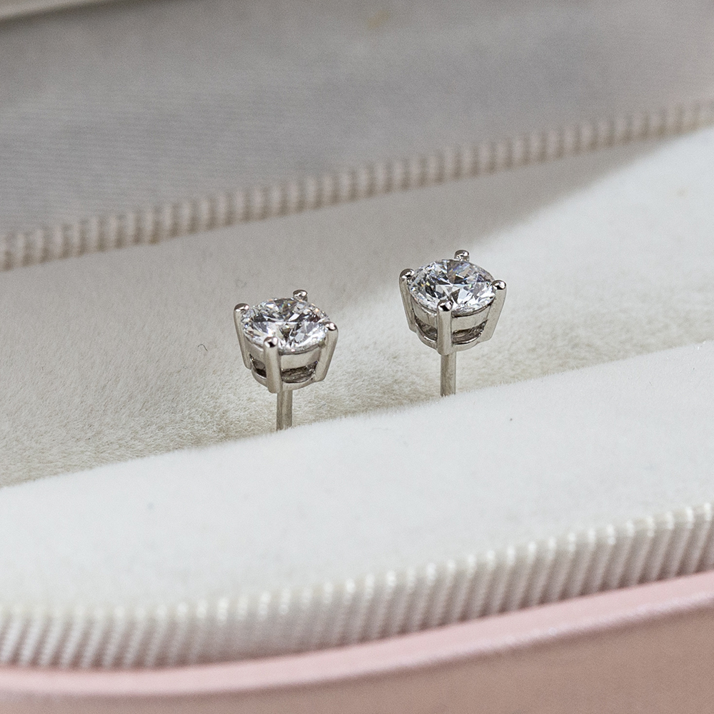 MissDiamond Round Cut Lab Grown Diamond 0.3CT D  VVS2 Platinum Studs Earrings MSE-329