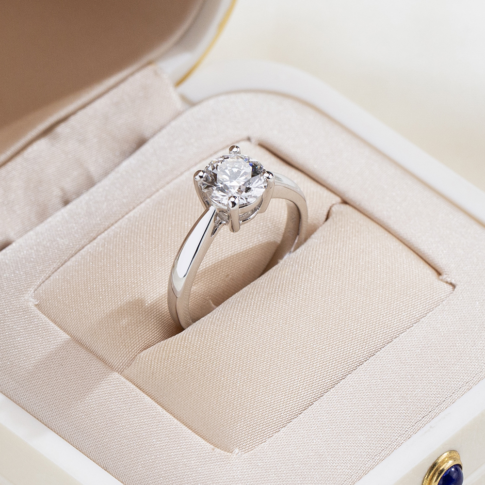 MissDiamond Round Cut Lab Grown Diamond 1CT D VS1 18K White Gold Solitaire Ring MSR-371