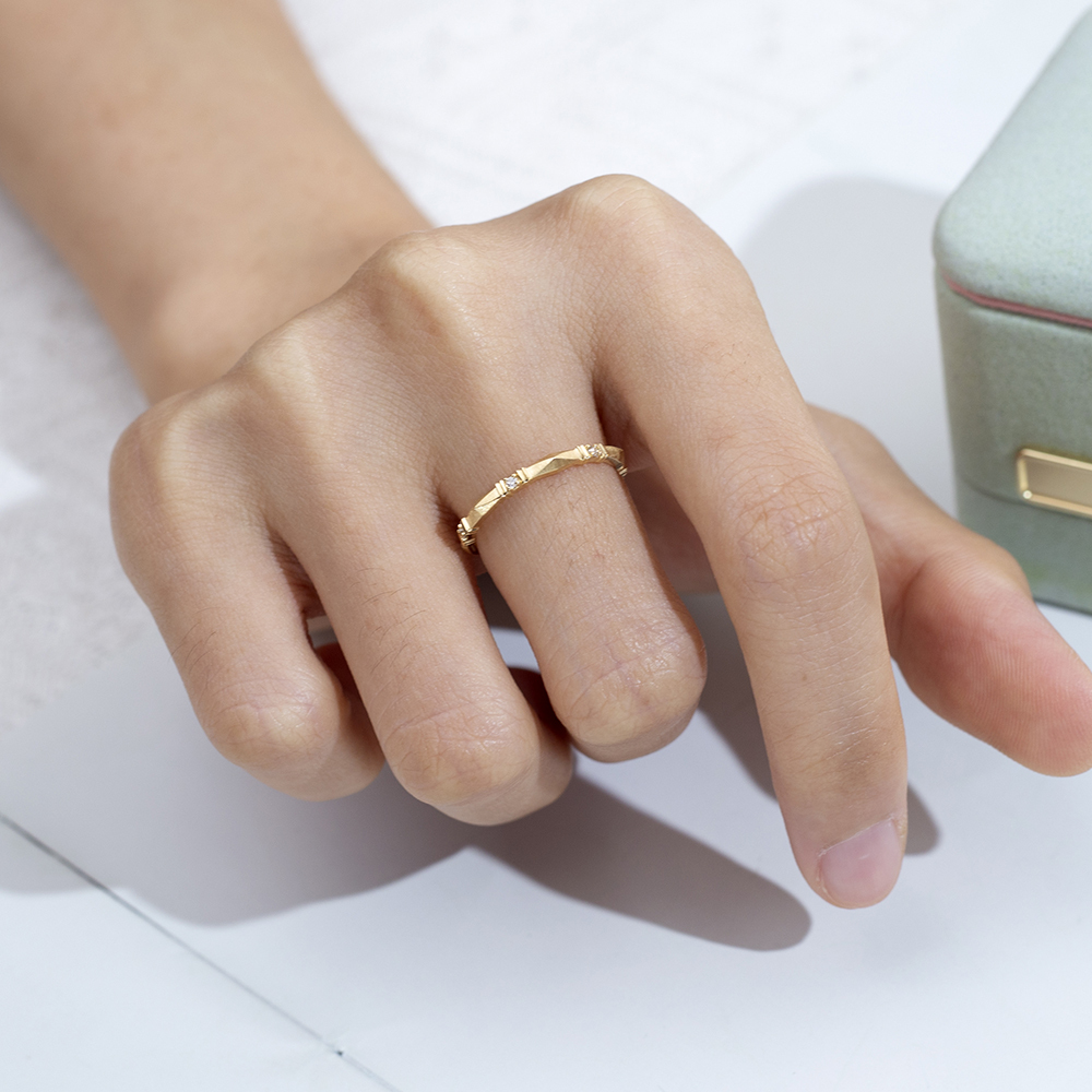 Round Lab Grown Diamond D VS1 Eternity 18K Yellow Gold Ring MSR-1667