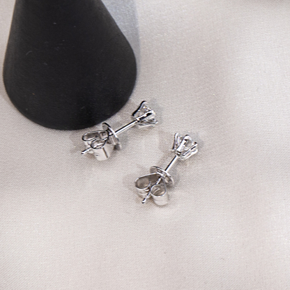 MissDiamond Round Shape Lab Grown Diamond 0.3CT 18K White Gold Studs Earrings KDE-004-01