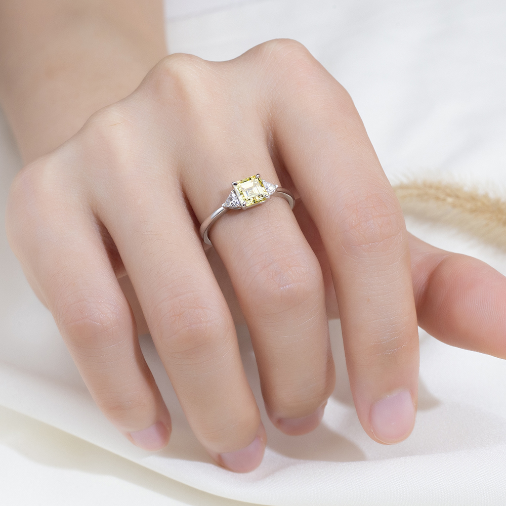 MissDiamond Lab Grown Diamond 1.01CT  VVS2 Platinum Three Stone Ring MSR-2001