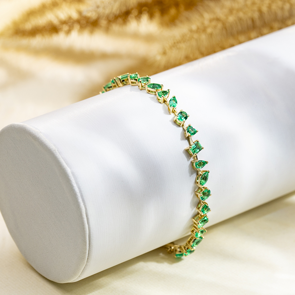 Fancy Shape Lab Grown Emerald 18K Gold 170mm Bracelet MSB-625