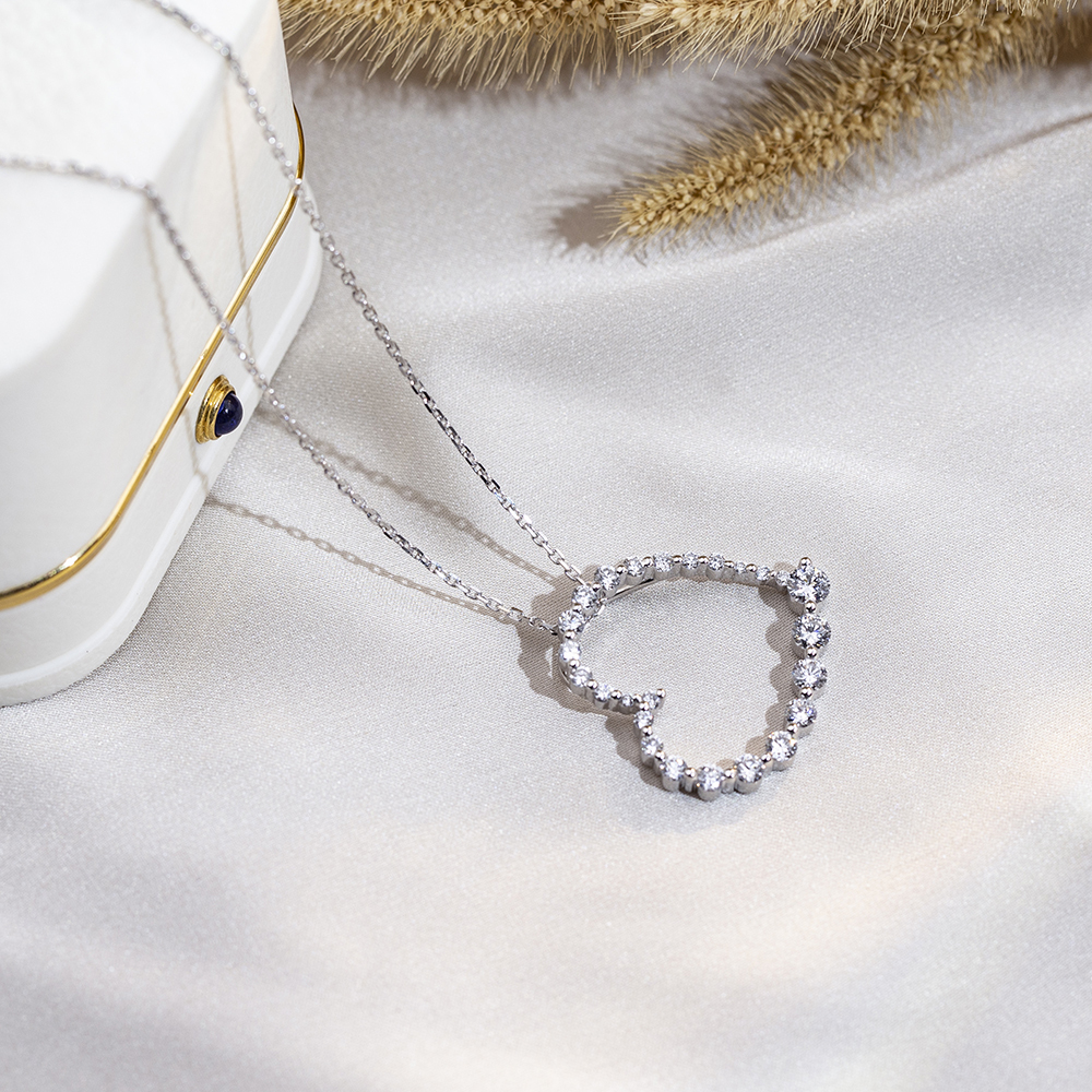 Round Shape Lab Grown Diamond E VVS2 14K White Gold Heart Shape Pendant Necklace MSN-846
