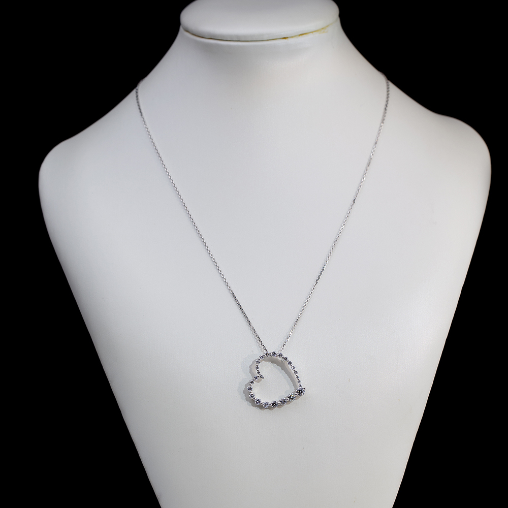 Round Shape Lab Grown Diamond E VVS2 14K White Gold Heart Shape Pendant Necklace MSN-846