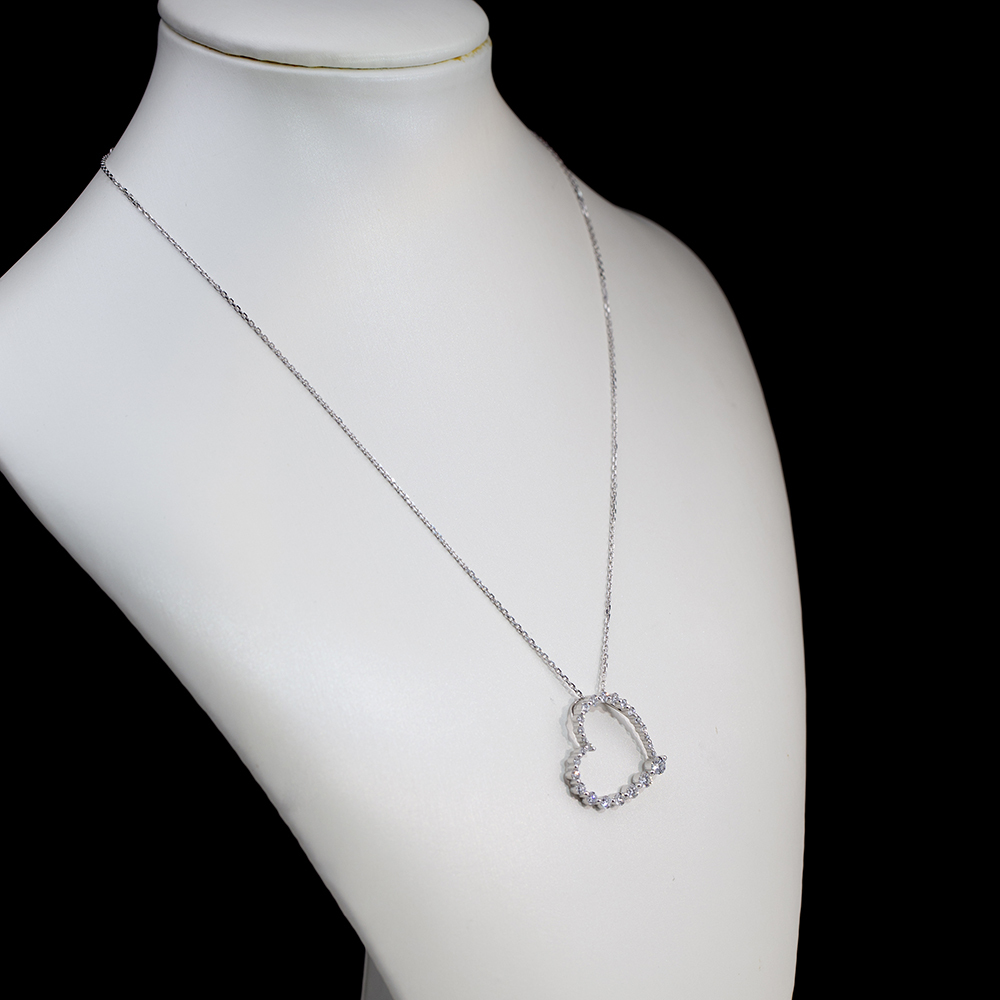 Round Shape Lab Grown Diamond E VVS2 14K White Gold Heart Shape Pendant Necklace MSN-846