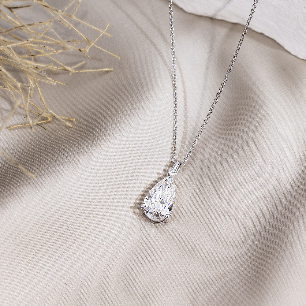 Pear Shape Lab Grown Diamond F VVS1 3.33CT 18K White Gold Pendant Necklace MSN-847